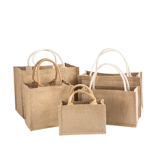 Sac fourre-tout en <span class=keywords><strong>jute</strong></span> personnalisé avec poignée en bambou, taille moyenne, <span class=keywords><strong>pour</strong></span> usage quotidien et option cadeau, en <span class=keywords><strong>toile</strong></span> <span class=keywords><strong>de</strong></span> <span class=keywords><strong>jute</strong></span> - Product Image 2