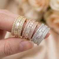 Premium 18K Weißgold Runder Brillantschliff Diamant Klassisches Hochzeits-5-Reihen-Mosaik-Pavé IGI-Zertifiziertes Pinky-Band Geschenk für Frauen
