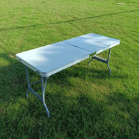 Table de repas d'extérieur pliable en alliage d'aluminium/fer, moderne, imperméable et durable, pour hôtels, conférences, banquets et pique-niques (vente en gros)
