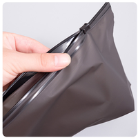 Sac à fermeture éclair givré semi-transparent noir de bonne qualité Sac à fermeture éclair en plastique à glissière givré pour vêtements