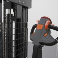 Chariot élévateur électrique RELILIFT 1,5t, nouvelle génération, haute efficacité, certifié CE, batterie au plomb-acide, pour le transport et la manutention de petites marchandises.