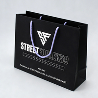 Sacs de vente au détail noirs personnalisés recyclables avec logo, emballage de luxe pour vêtements, chaussures, bijoux, sacs cadeaux en papier avec poignée