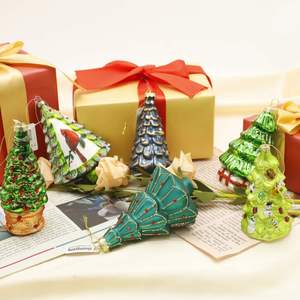 Décorations de Noël en verre de haute qualité, personnalisables en différentes couleurs, à suspendre à l'arbre de Noël - Product Image 1