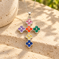 Collier pendentif trèfle à quatre feuilles ARNAN, zircon couleur gelée, bijoux minimalistes uniques, collier tendance pour femmes