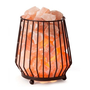 Lampe en forme de panier, lampe en sel de l'Himalaya, panier en bois avec de petits morceaux de sel - Sian Enterprises - Product Image 3