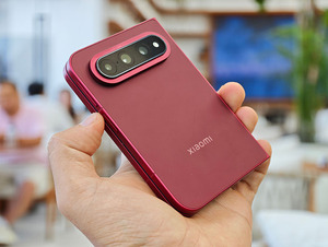 เสียวหมี่ 18 โฟลด์ หน้าจอ 7.58 นิ้ว 120Hz AMOLED ชิปประมวลผล Deca Core กล้อง 200MP แบตเตอรี่ 6000mAh ชาร์จเร็ว 67W สมาร์ทโฟนพับได้บางเฉียบ รองรับ 5G รุ่นใหม่ - Product Image 5