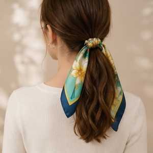 Pañuelo Cuadrado de Poliéster Tipo Seda con Estampado Personalizado, 68x68cm, 27 Pulgadas, Pañuelo Floral para el Cuello, Diadema, Accesorio para el Cabello - Product Image 4
