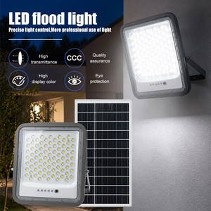 Projecteur solaire extérieur 200W 400W 600W IP65 étanche avec capteur radar, télécommande, batterie LiFePO4 et lentille LED 5054 - Product Image 6