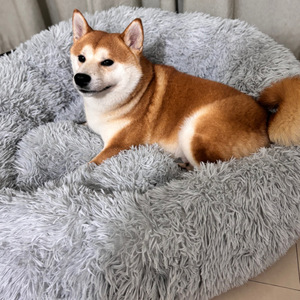 Cama redonda de felpa lavable a máquina para perros y gatos, camas suaves y esponjosas para autocalentarse para descansar - Product Image 3