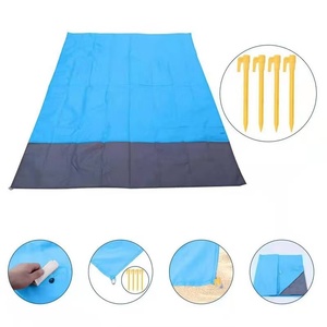Tapis de pique-nique de plage en polyester facile à transporter, vente chaude d'usine OEM ODM, tapis de pique-nique de poche - Product Image 3