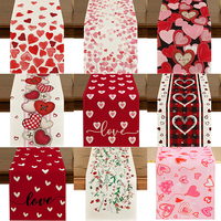 Chemin de table pour la Saint-Valentin 13 * 72 pouces Chemin de table rouge à cœur, utilisé pour la décoration de la Saint-Valentin et des anniversaires