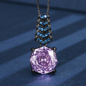 Joyería de Moda Ecológica, Cobre Rodio, Zirconia Violeta de la Más Alta Calidad de 14-12 mm, Juego de Anillo y Pendientes con Colgante Morado - Product Image 4
