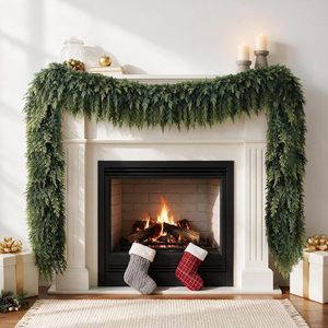 Guirlandes de Noël en plastique Elonna 9M, aspect réaliste, toucher réel, guirlande d'hiver pour Noël, durable, décoration artificielle pour intérieur/extérieur - Product Image 1