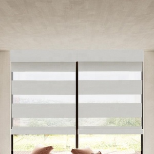 Stores occultants décoratifs électriques plissés zébrés de style français avec commande motorisée pour fenêtres - Product Image 3