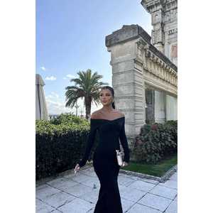 Robe de soirée longue chic vintage ornée de roses noires avec sequins, taille empire, tailles XS-XL, idéale pour les anniversaires - Product Image 3