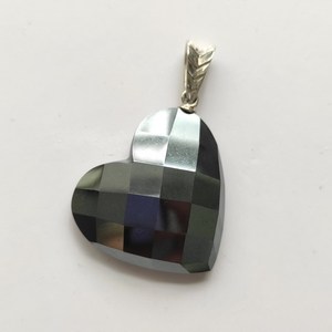 Pendentif cœur en argent 925 et hématite - Product Image 1