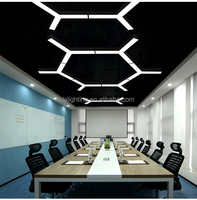 Precio de fábrica superventas hexágono negro luz Led Panel techo luces de trabajo para garaje 2433mm * 4840mm hexágono 165cm Etl