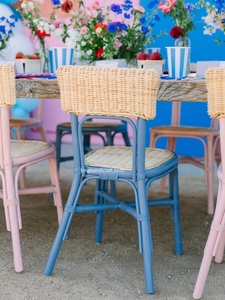 Chaise moderne en rotin faite à la main de luxe pour enfant, légère, durable et sécurisée, idéale pour les fêtes d'anniversaire, l'extérieur et le salon - Product Image 5