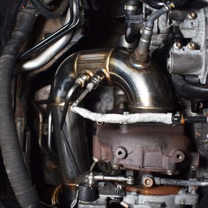 Tuyau d'échappement haute performance en acier inoxydable Yifeng Factory pour <span class=keywords><strong>Audi</strong></span> A3 8P 2.0 <span class=keywords><strong>TFSI</strong></span> 03-13, tuyau de descente à haut débit - Product Image 6