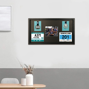Cadre mural moderne en bois noir fait main pour 2 médailles, 2 dossards et <span class=keywords><strong>photo</strong></span> – Collection 2026 - Product Image 3