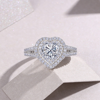 Bague de luxe en argent 925 avec micro-pavé de moissanite 1 carat D VVS en forme de cœur à double halo pour les mariages et les occasions spéciales