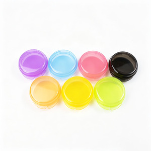 Boîtes à pilules rondes en plastique avec couvercles jaunes et verts pour le stockage de médicaments - Product Image 5