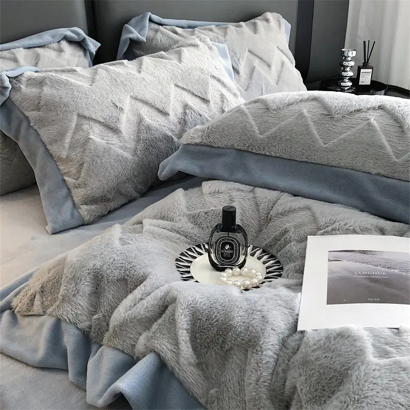 Coperte personalizzate in velluto di coniglio e pelo di coniglio per l'inverno Set di quattro pezzi copri trapunta in flanella coperta per letto matrimoniale