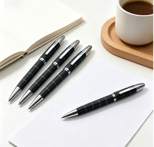 Stylos à bille élégants en métal texturé noir à motif quadrillé, écriture fluide, logo personnalisé, vente en gros, papeterie promotionnelle, cadeau de bureau - Product Image 1