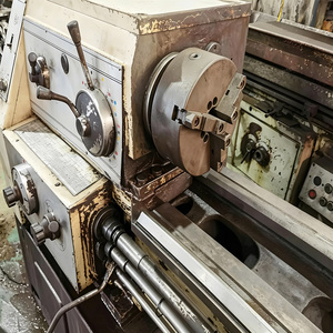 Tour à métaux manuel avec une longueur de banc de 1000 mm, contrepoids avec pointe tournante et haute stabilité pour une longue durée de vie - Product Image 6