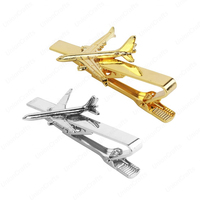 Ensemble de porte-clés badge et clip de casquette artisanat en métal en alliage de Zinc pour les événements aéronautiques cadeaux d'entreprise gravés au Laser