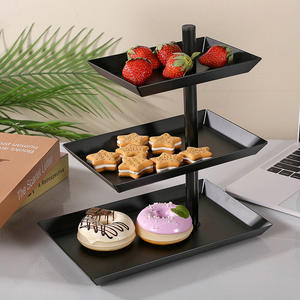 Plateaux de service réutilisables à 3 niveaux avec support de présentation en métal noir pour cupcakes, service de nourriture, dessert, fruits - Product Image 1