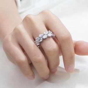 Anillo de diamantes cultivados en laboratorio de oro blanco de 18 quilates Messi Jewelry MSR-2028 para mujer - Product Image 5