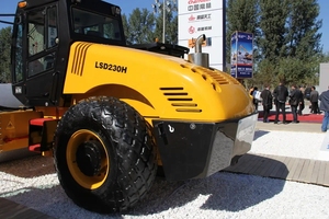 LICHMACH 8Tons New Vibratory Asphalt <strong>Compactor</strong> 42kw Brand Engine Core Construction Road Roller Hydac Hydraulic Pump Components