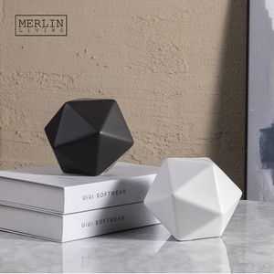 Merlin Living Ornements géométriques en céramique de luxe pour la décoration de la maison et de l'hôtel Style nordique - Product Image 4