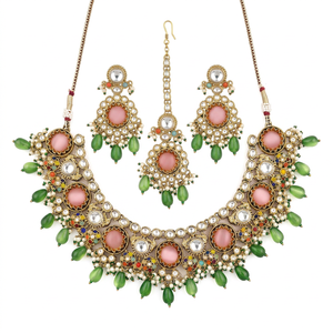 Conjunto de collar Kundan chapado en oro antiguo de lujo con cuentas de rubí verde menta, aretes, Maang Tikka, conjunto de joyería nupcial para boda - Product Image 1
