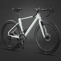 Vélo de course sur route 700cc en acier au carbone à 16 vitesses avec freins à disque hydrauliques 95% installés, roues en aluminium et câblage interne pour adulte