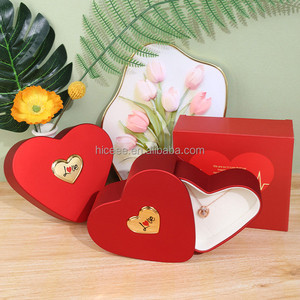 再利用可能で耐久性のあるバレンタインデーの愛のペンダントリングネックレス用包装箱、赤いダブルハート型のプラスチック製ジュエリー包装箱 - Product Image 1