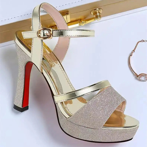 รองเท้าแตะผู้หญิง 2024 ฤดูร้อนใหม่ ส้นสูงแบบเรียบหรู ใส่ได้ทุกโอกาส ไม่เมื่อยเท้า กันน้ำ พื้นหนา แฟชั่น รองเท้าส้นสูง - Product Image 5