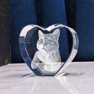 Großhandel Tischdekoration Herzförmiger Blanko-Kristall-Ornament für Lasergravur Familien-Fotorahmen Haustier-Familien-Andenken - Product Image 3