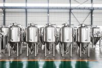 Tanque de Fermentación Cónico para Cerveza Artesanal, de Acero Inoxidable SUS304 de Grado Alimenticio, con Doble Pared, Tapa con Abertura Lateral y Sistema de Enfriamiento por Glicol
