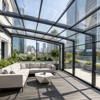 Véranda préfabriquée autoportante à toit à persiennes, maison en verre isolée, pod lounge modulaire extérieur pour bar en terrasse et loisirs hôteliers