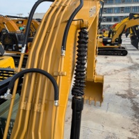 Excavatrice sur chenilles CAT 320D d'occasion, cabine fermée, chenilles en acier, flèche longue portée, machine de terrassement et de construction