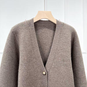 Cardigan da <span class=keywords><strong>Donna</strong></span> in Cashmere 100% di Qualità Europea 2026, Maglione con Maniche a Campana, Lavorazione a Coste Personalizzata - Product Image 2