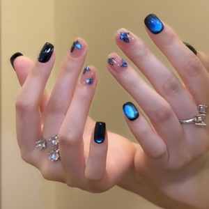 10 faux ongles magnétiques œil de chat <span class=keywords><strong>bleu</strong></span> foncé faits à la main, motif papillon scintillant, courts, carrés, artificiels, à pression, couvrance totale - Product Image 1
