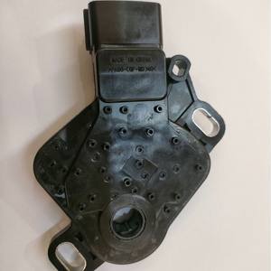 Sensor de Presión Yunnuo 8617A636 para Reparación de Automóviles con Conector Verde - Product Image 3