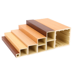 Griglia Geometrica WPC Personalizzata 5x10, Colonna in Legno per Portico, Trave Finta, Parete Divisoria per Soffitto e Sfondo - Product Image 1