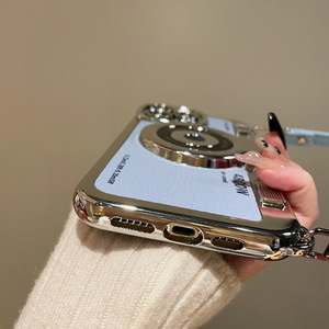 เคสโทรศัพท์มือถือลายกล้องย้อนยุคเคลือบไฟฟ้า พร้อมสายคล้องมือ  ฝาครอบป้องกันหน้าจอแบบ 3 มิติ สำหรับ <span class=keywords><strong>iPhone</strong></span> <span class=keywords><strong>11</strong></span> 12 13 14 <span class=keywords><strong>Pro</strong></span> <span class=keywords><strong>MAX</strong></span> - Product Image 4