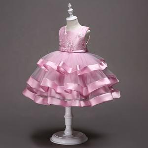 Robe de princesse pour filles avec plusieurs ourlets et détails en dentelle - Product Image 5
