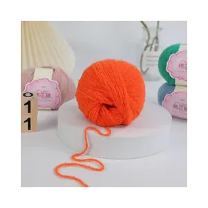 Sản xuất tại Trung Quốc 100% nylon Fluffy Pom Pom len tay đan sợi