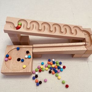 Circuit de billes en bois avec labyrinthe pour enfants, jouet de course de billes, cadeau artisanal en bois - Product Image 2